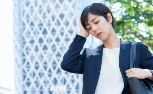 眠気対策！朝や日中のひどい眠気が取れない時の原因と対処法